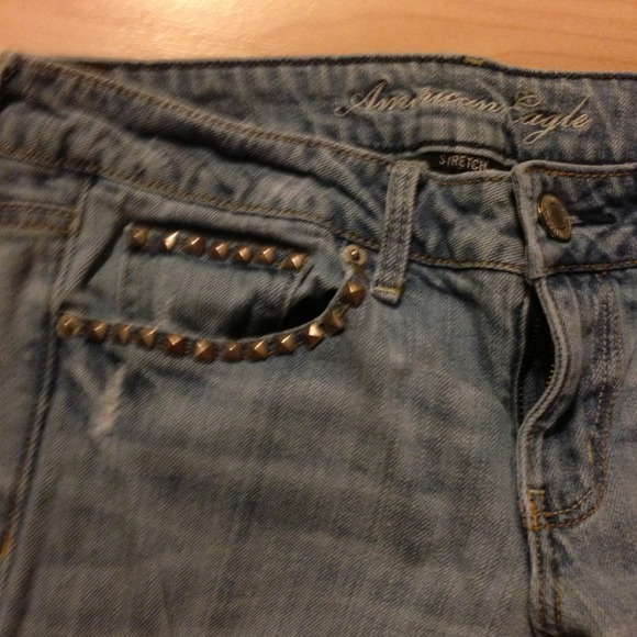 Distressed jeans - Picture 2 of 3