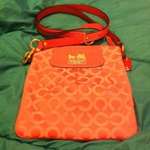 Authentic Peachy-pink Coach Crossbody Purae