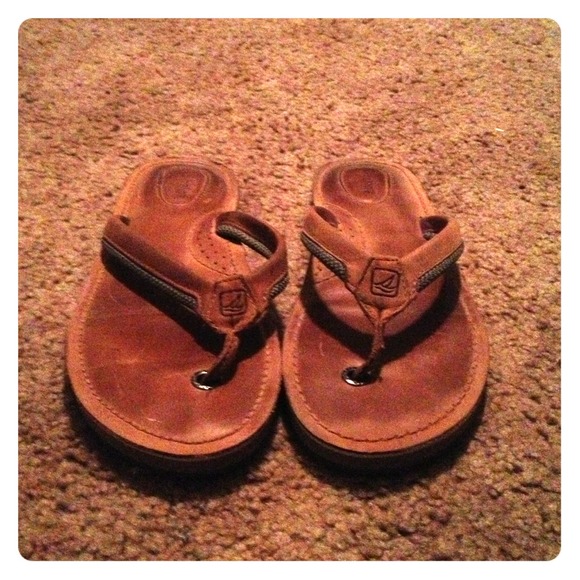 Sperry leather flip flops- only worn a few times!