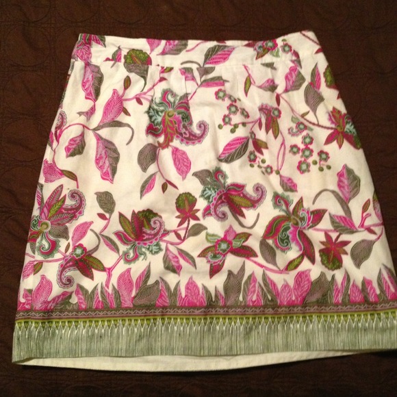Anthropologie floral skirt with pockets