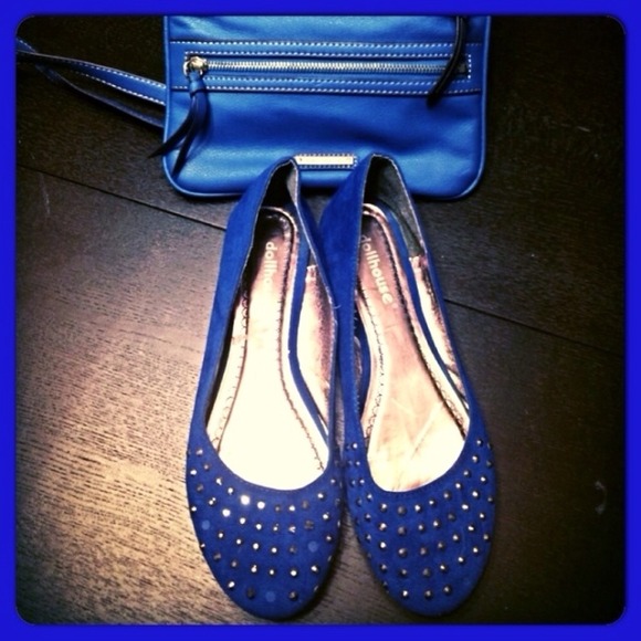 Flats - Picture 1 of 4