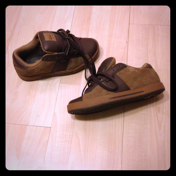 Skater shoes!!