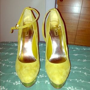 Mustard Color Pumps