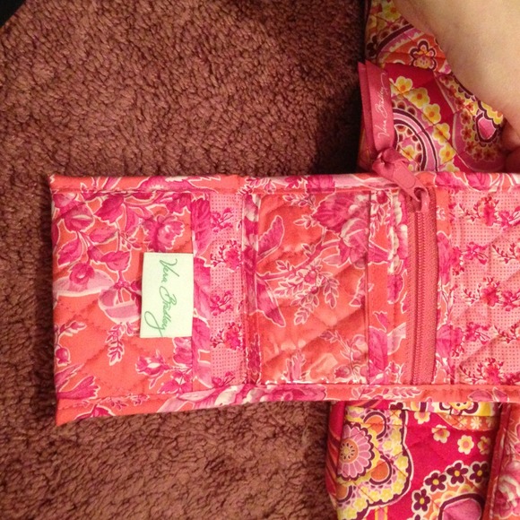 💎REDUCED💎Vera Bradley Purse bundle! - Picture 2 of 4