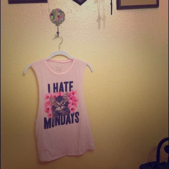 ✨SOLD✨Pink "I Hate Mondays" cat muscle tee