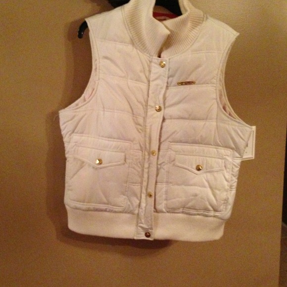 Apple Bottom cream vest jacket