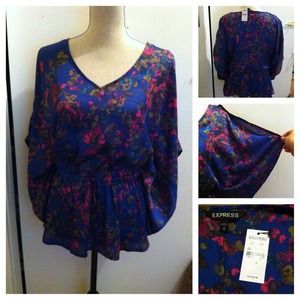 🚫SOLD🚫Express top NEW