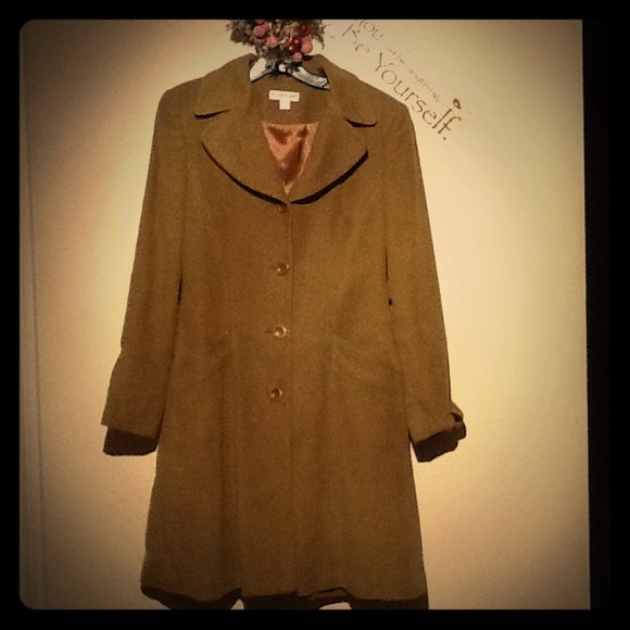 ❌SOLD❌Bebe Knee length vintage coat