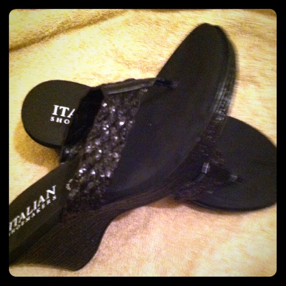 ✨ADORABLE✨summer shoes Black med heel