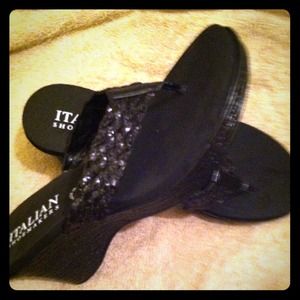 ✨ADORABLE✨summer shoes Black med heel