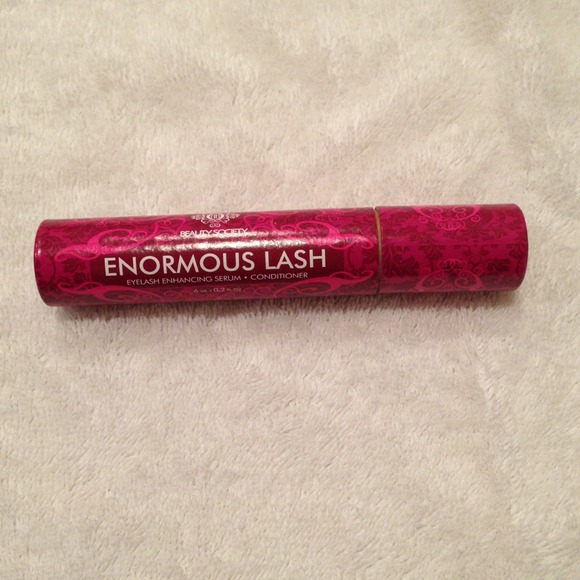 Authentic Unopened Enormous Lash. - Picture 1 of 2