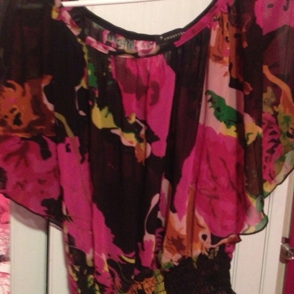 Black flower top
