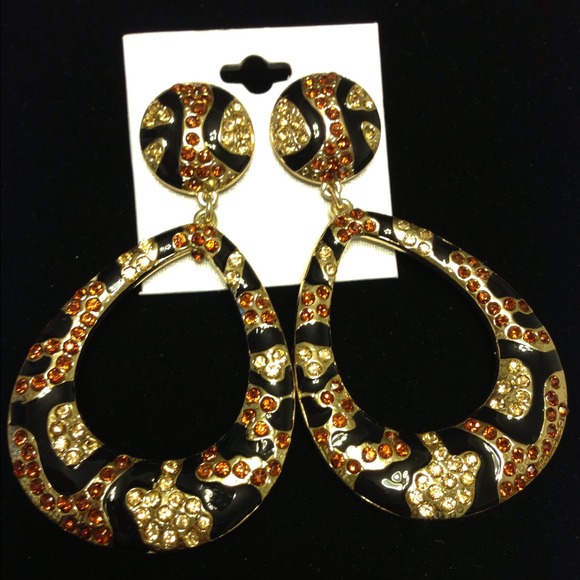 🎉SOLD🎉Fashionable Leopard Print Earrings