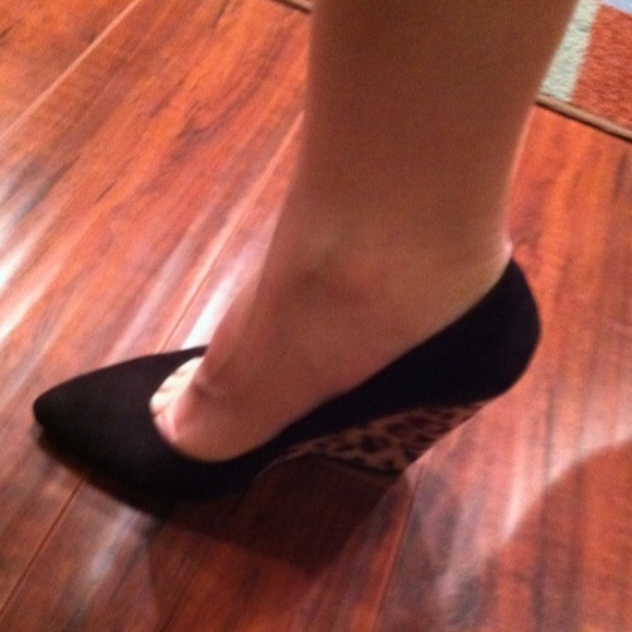 Shoedazzle Wedges - Picture 4 of 4