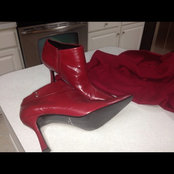 SOLD-Boots - Picture 3 of 4