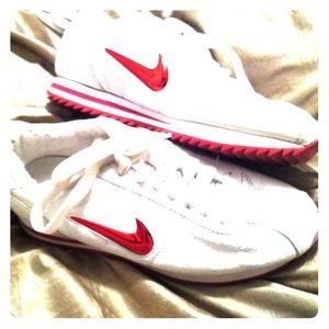 RESERVED!!!!! Chrome Nikes amazing condition