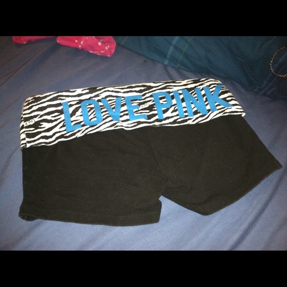 🚫⛔🎉TRADED🎉⛔🚫Victoria secret Pink yoga shorts