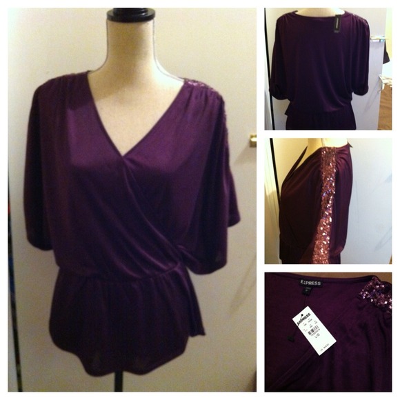 🚫Sold🚫60 bundle.  Express top NEW