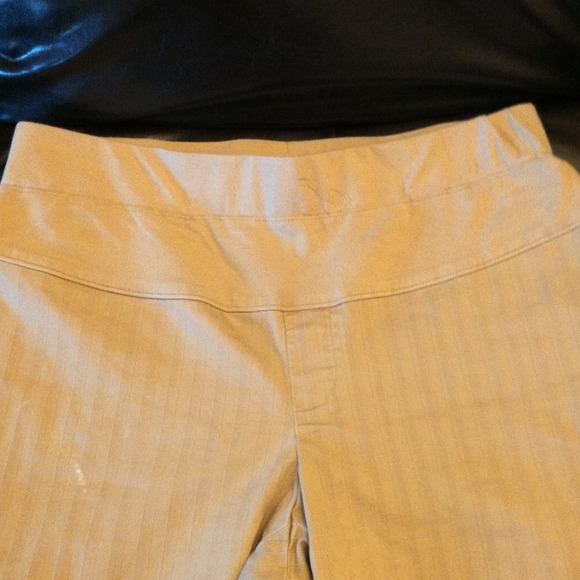 MATERNITY PANTS - Picture 2 of 4