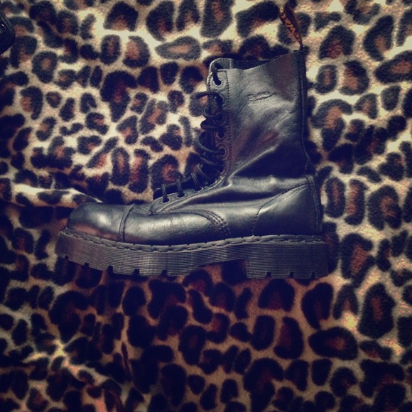 Dr. Martens boots. Air cushion sole.