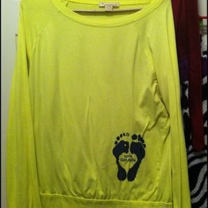 Neon yellow shirt. Very comfortable!