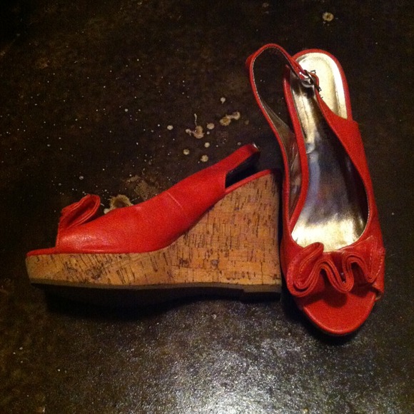 Heels - Picture 2 of 3