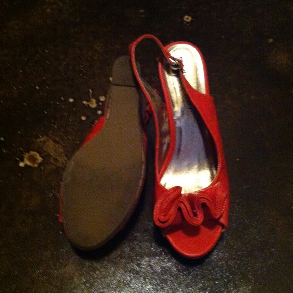 Heels - Picture 3 of 3
