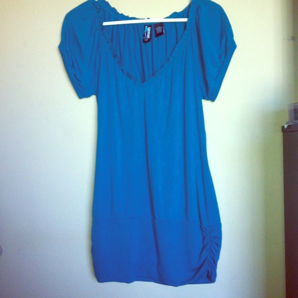 Teal top