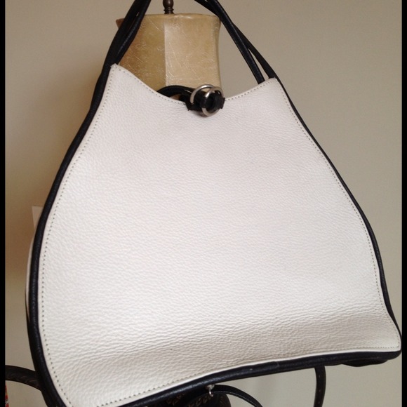 ❌⭕SOLD⭕❌Tote Le Monde black & white leather bag. - Picture 3 of 4