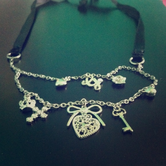 G by Guess necklace