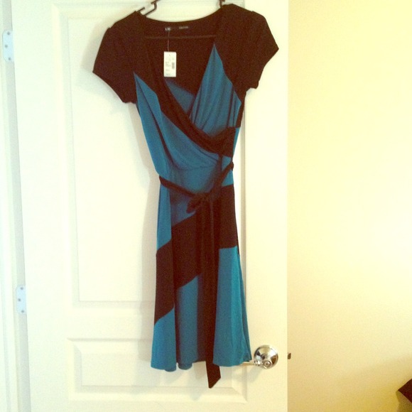 Teal and black dress! Very flattering!