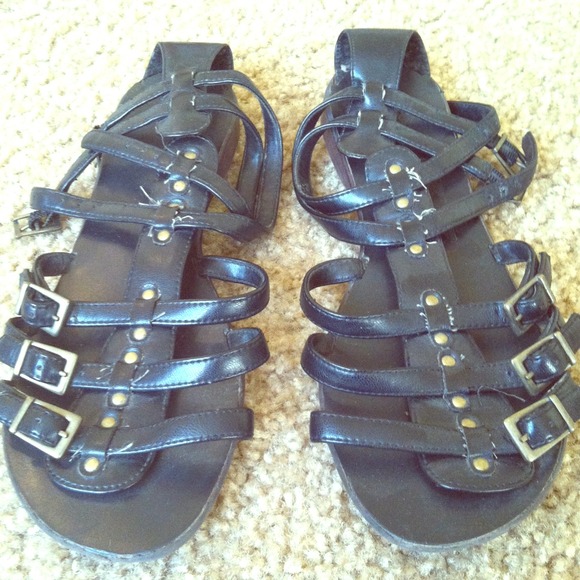 Black gladiator sandles