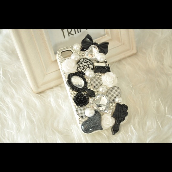 Anna Sui iPhone 4/4s case black& purple bundle