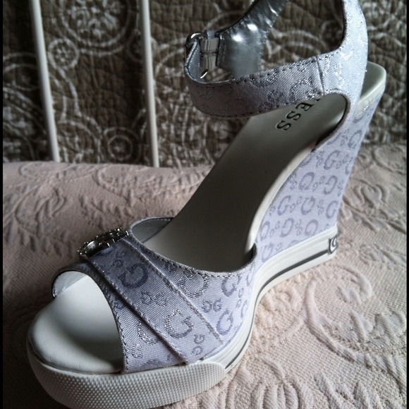 SOLD!! ADDITIONAL PHOTOS FOR MY GUESS HEEL LISTING