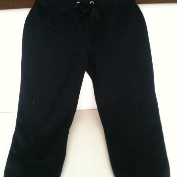 Iris Basic Black Fleece Sweatpants