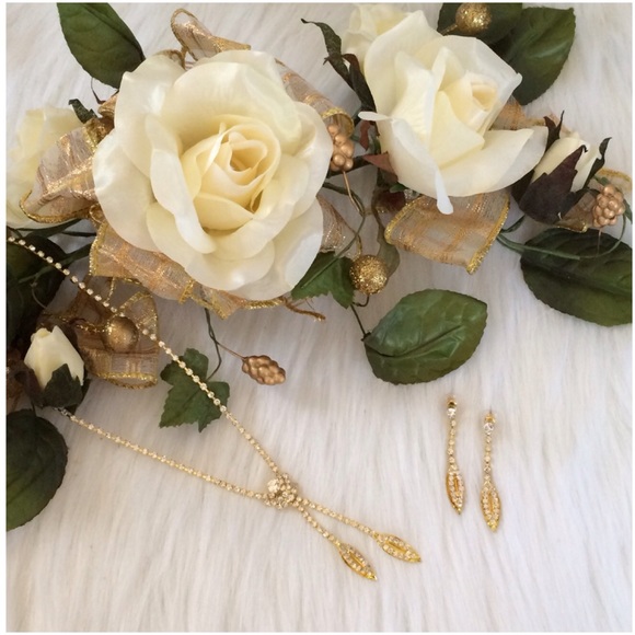 Goldtone Necklace & Earrings Set - Picture 1 of 3