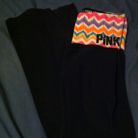 ⛔🚫👖TRADED👖🚫⛔Victoria Secret zig zag yoga pants