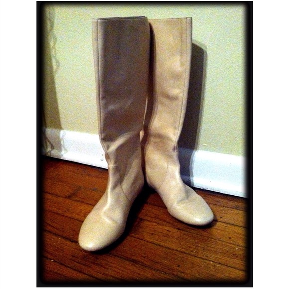 French Connection 1 of a kind cream leather boots