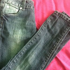 Skinny jeans (medium wash)