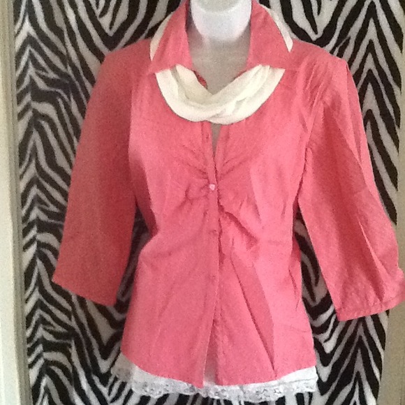 📛📛bundled with blue dress📛📛Coral work blouse