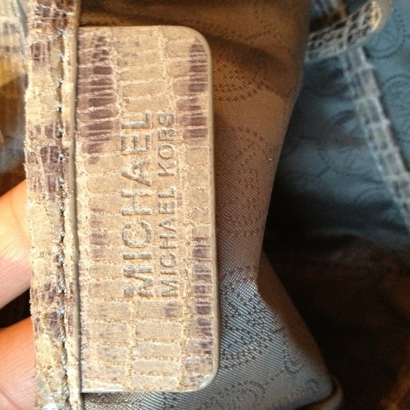 Beautiful Micheal Kors Slate Gray Lizard Tote bag - Picture 3 of 3