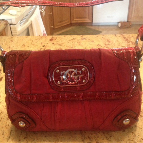 GUESS pocketbook