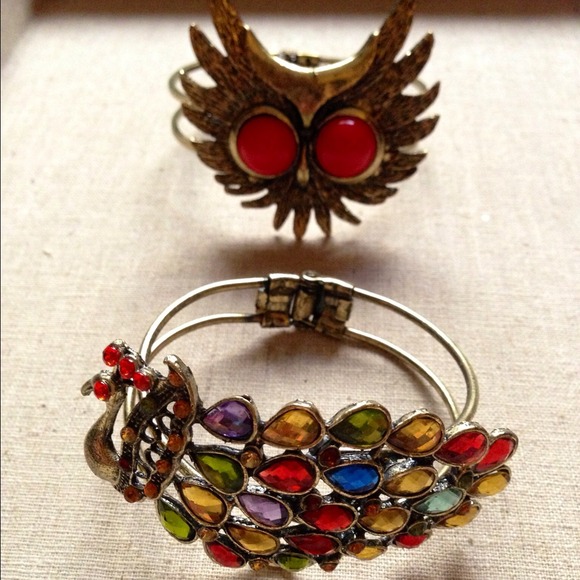 Jewelry - 2 Fun Bangles