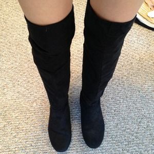 ✨Reserved for @cindygads ✨Black Suede Boots