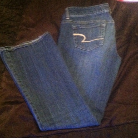 American Eagle stretch jeans.