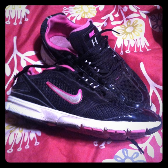 ❌TRADED❌Black and pink Nikes!