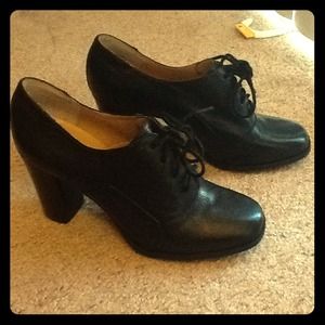 Nine West Leather Oxford style boots size 9