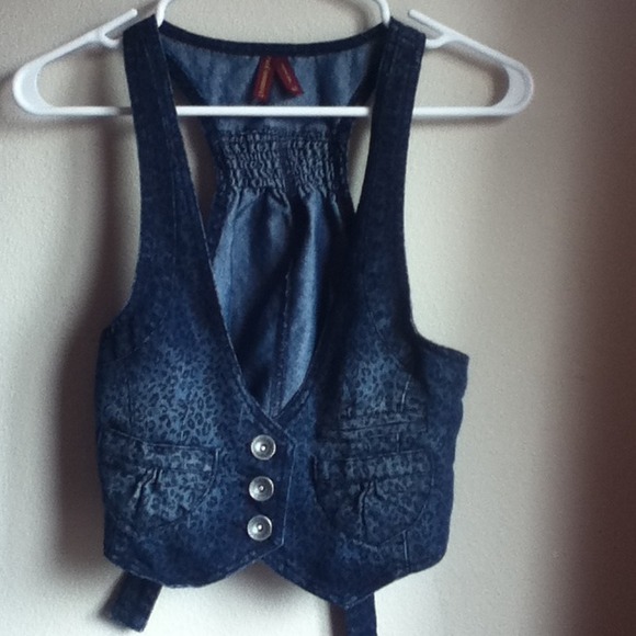 ❗REDUCED❗Cheetah print jean vest