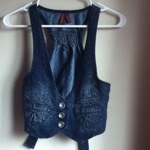❗REDUCED❗Cheetah print jean vest