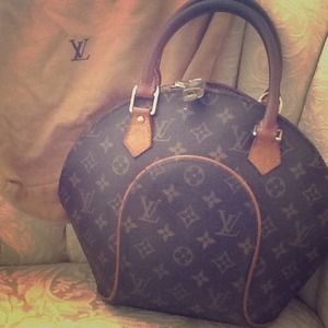 xxxxxxxxxON HOLDxxxxxxxx for laurencodd